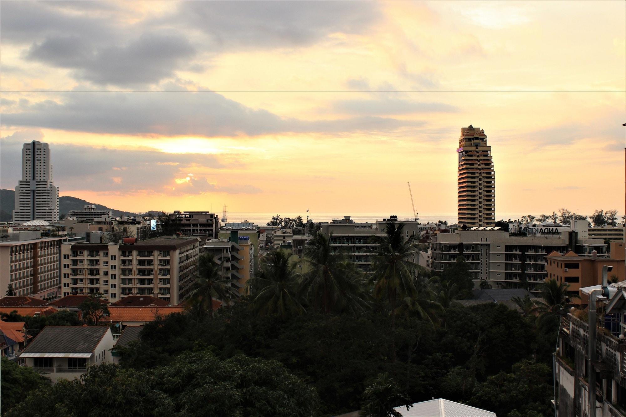 Kelly'S Residency Hotell Patong Exteriör bild