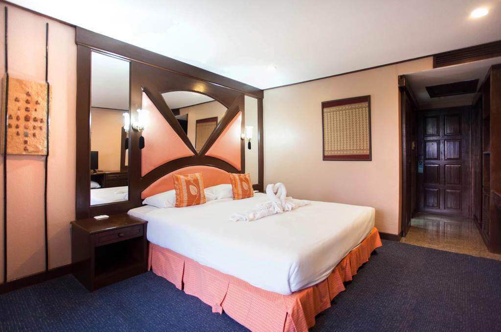 Kelly'S Residency Hotell Patong Exteriör bild